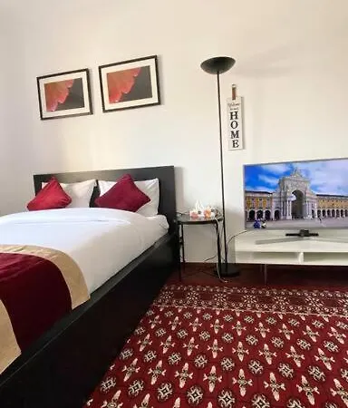 דירה Luxurious New Metro With Tv. ליסבון