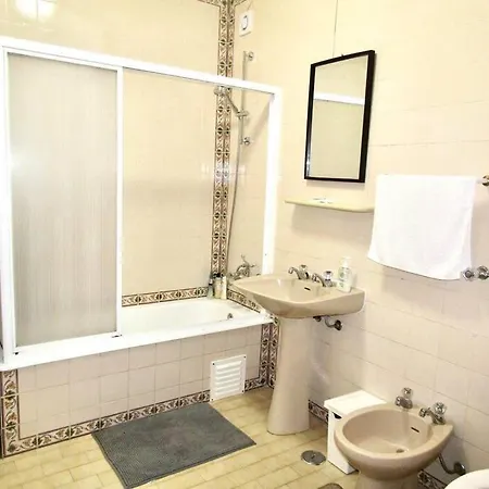 דירה Luxurious New Metro With Tv. ליסבון
